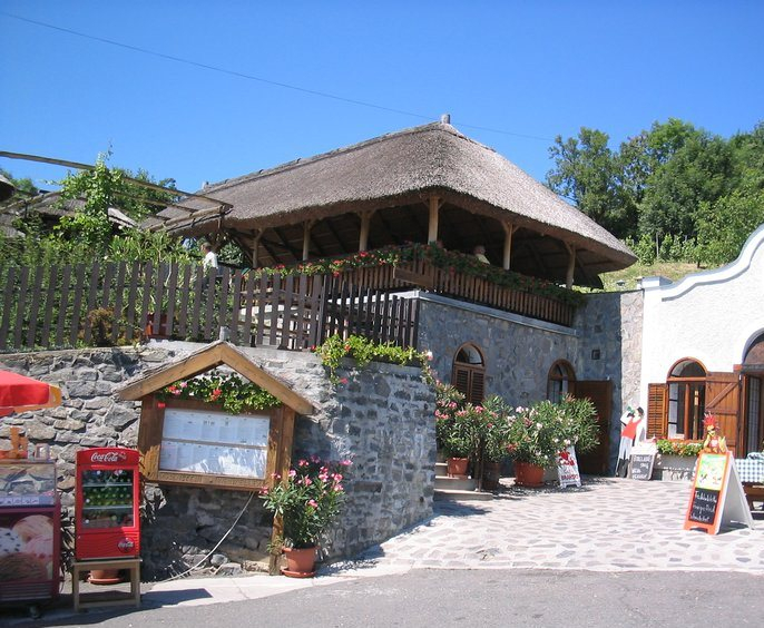 Libalakoma a Rózsakő Vendéglőben