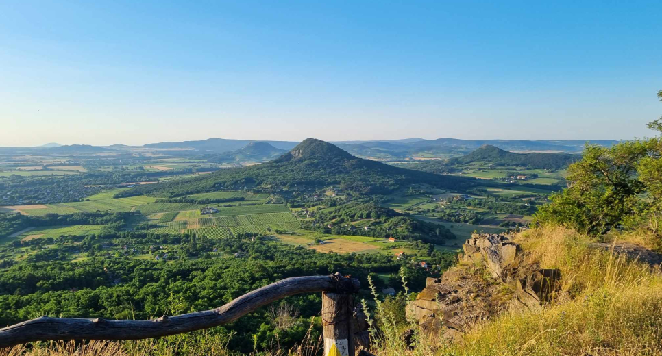 Gulács-hegy a Badacsony tetejéről - Szűcs Hajnalka fotója