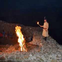 Fáklyás várlátogatás