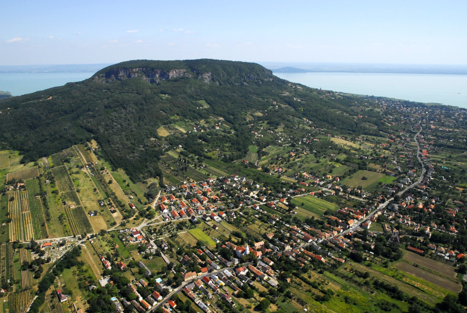 Kiállítás megnyitó - Dr. Huszti László