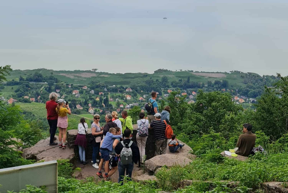 Kilátás a badacsonyi Ranolder-keresztttől - Badacsonyi Turisztikai és Borút Egyesület