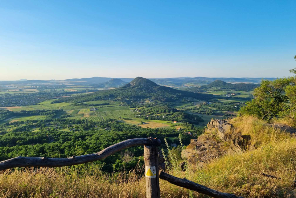 Gulács-hegy a Badacsony tetejéről - Szűcs Hajnalka fotója