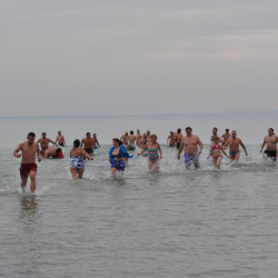 Újévi csobbanás Szigligeten