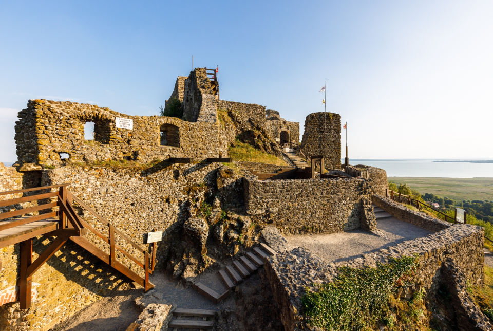 Vezetett séta a Szigligeti Várban