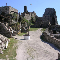 Kettős vártúra Szigligeten