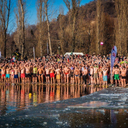 Újévi csobbanás Szigligeten