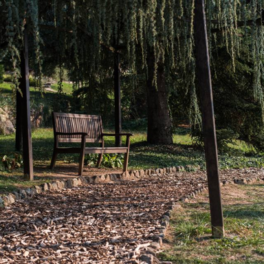 Pihenő - Folly Arborétum és Borászat