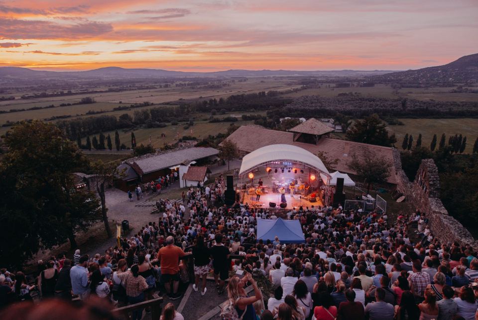 Zenés esték a Balaton várában